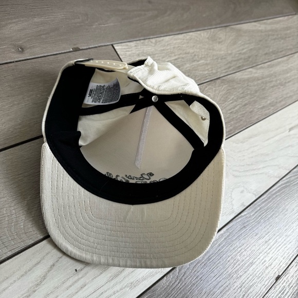 Vans Hat SnapBack Cap Beige Adjustable Embroidered Skateboard Adult Corduroy - Picture 4 of 4